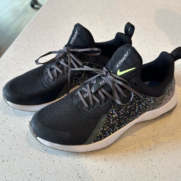 Nike Shoes - Nike Airmax VW2 - Women’s Size 8.5, EUC